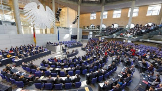 Γερμανοί βουλευτές ζητούν την χρεοκοπία της Ελλάδας