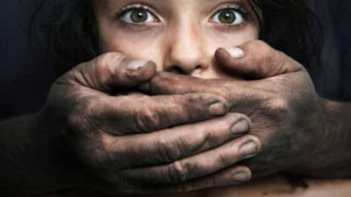 Πατριός-τέρας βίασε και άφησε έγκυο 10χρονο κοριτσάκι 