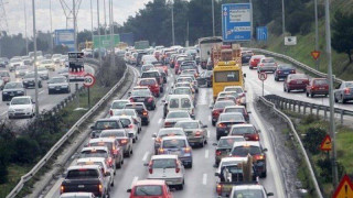 Με δυσκολίες η κίνηση για Χαλκιδική, ουρές και στα Μάλγαρα
