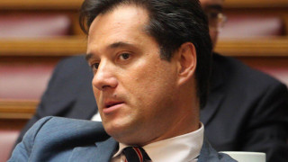 Το... στόλισμα του Άδωνι από μια γυναίκα (VIDEO)