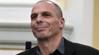 Ο Βαρουφάκης ξαναπήγε στα Εξάρχεια για ποτό 