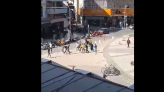 Κρήτη: Πακιστανοί έκαναν ρινγκ την πλατεία Ελευθερίας για τα μάτια μιας γυναίκας