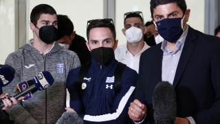 Άφιξη του χρυσού Πετρούνια με αιχμές για Αυγενάκη, πολιτεία