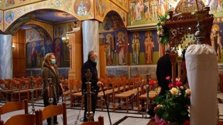 Παγώνη: Διπλή μάσκα στις εκκλησίες! Τι είπε για το τραπέζι της Ανάστασης