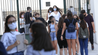 Κεραμέως: Νωρίτερα η έναρξη του σχολικού έτους - Πότε ξεκινούν οι Πανελλαδικές