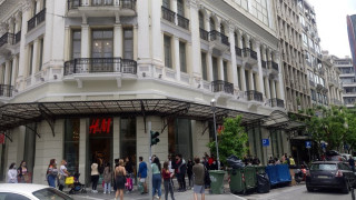 Κίνηση πάρα τη βροχή στην αγορά της Θεσσαλονίκης