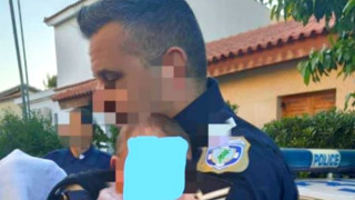 Έγκλημα στα Γλυκά Νερά: Η τρυφερή εικόνα αστυνομικού με το μωρό της Καρολάιν