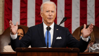 ΣΑΛΟΣ ΣΤΙΣ ΗΠΑ: Απόστρατοι αξιωματικοί αμφισβητούν την πνευματική και σωματική υγεία του Μπάιντεν