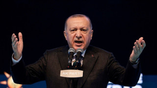 Ερντογάν: Απειλεί ΕΕ και Γαλλία με... γκιλοτίνες