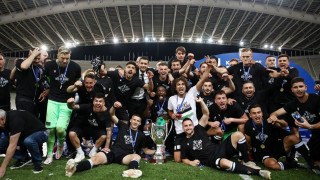 Ο βασιλιάς είναι εδώ στον Βορρά, γονατίστε και προσκυνήστε τον