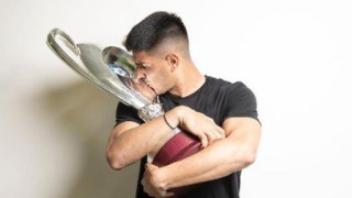 Να βρείτε κάποιον να σας αγκαλιάζει όπως ο Τσιγγάρας το Κύπελλο