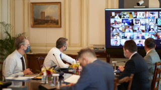 Ανασχηματισμός: Οι καρέκλες που τρίζουν, οι σταθεροί και οι μεταγραφές