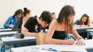 Πανελλήνιες 2015: Στο νοσοκομείο δύο μαθητές λόγω κρίσης πανικού! 