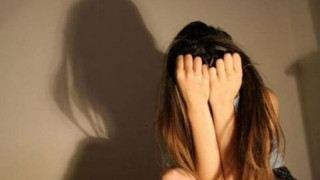 Συγκλονισμένη η Βρετανία: Έβαλαν 12χρονη να συνευρεθεί με πάνω από 60 άνδρες! 