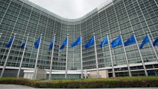  Αυστηρό μήνυμα της Κομισιόν προς τα Τίρανα για την Ελλάδα 