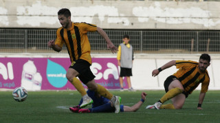 Ξέφρενη πορεία με παγωμένα χαμόγελα