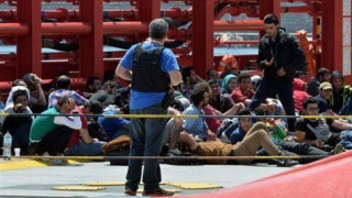 Προσωρινό καταφύγιο στο κλειστό κολυμβητήριο Χανίων για 192 μετανάστες
