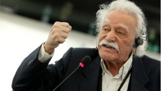 Έκκλησε Γλέζου στον ελληνικό λαό