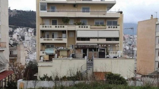 Φοιτητές πήγαν με ταξί έξω από το σπίτι του πρωθυπουργού για να διαμαρτυρηθούν!