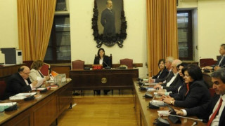 Οι πρώτοι 25 μάρτυρες που θα καταθέσουν στην Εξεταστική για τα μνημόνια 