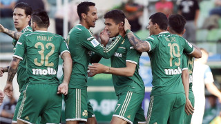 Τριάρα, δεύτερος και βλέπει πλέι οφ...