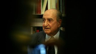  Παρέμβαση επίτιμου για τον Στουρνάρα
