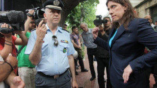Αυτός είναι ο αστυνομικός που δέχτηκε τις απανωτές ερωτήσεις της Κωνσταντοπούλου
