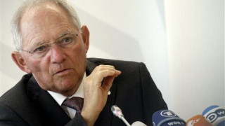 Σόιμπλε: Δεν αποκλείει πτώχευση της Ελλάδας