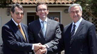 Πρώτη συνάντηση Ανστασιάδη - Ακιντζί: Ικανοποίηση στη Λευκωσία 