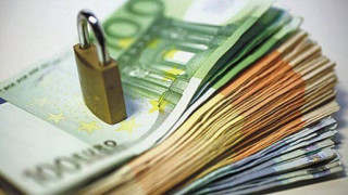 Μισθό δημοσίου στα 700 ευρώ και ΦΠΑ 20% θέλουν οι δανειστές