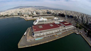 Reuters: Δεσμευτικές προσφορές για το 51% του ΟΛΠ ζήτησε η κυβέρνηση