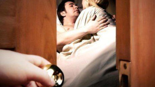 Ταξίδια & απιστία: Ο πιο εύκολος τρόπος για παραστράτημα!