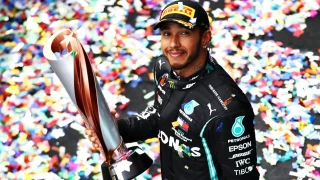 Formula 1: Για άλλα δύο χρόνια στη Mercedes ο Χάμιλτον!