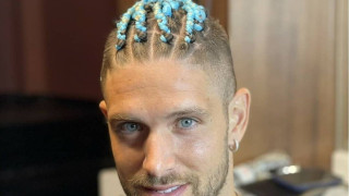 Αφαίρεσε την μπλε κοτσίδα ο Πασχαλάκης!