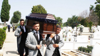 Το τελευταίο αντίο στον Γιάννη Λογοθέτη