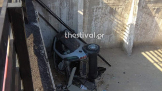 Θεσσαλονίκη: Αυτοκίνητο… “προσγειώθηκε” σε πάρκινγκ μετά από καταδίωξη