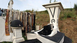 Πληρώνει για τις ζημιές στο μνημείο των Τεμπών ο Σαββίδης