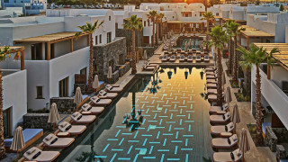 Άνοιξε τις πύλες του το πολυτελές Radisson Blu Zaffron Resort στη Σαντορίνη, από τον Όμιλο Fais