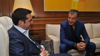 Τσίπρας σε Θεοδωράκη: «Συμφωνία που σε 6 μήνες δε θα μας φέρει στα ίδια»