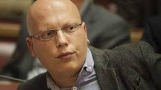 Έξαλλος βουλευτής του ΣΥΡΙΖΑ: Μα είναι δυνατόν; 8 ευρώ για έναν χυμό πορτοκάλι; 