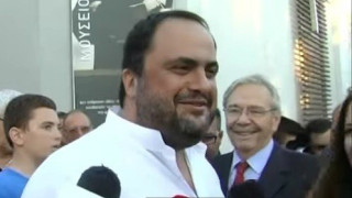 Δε θυμάται τι έλεγε πέρυσι το καλοκαίρι... (video)