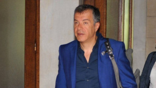 Θεοδωράκης: «Δεξιά στο Κούγκι - Αριστερά στην Ευρώπη»