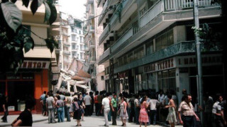 Σπάνιες φωτογραφίες από τον σεισμό των 6,5 ρίχτερ στη Θεσσαλονίκη το 1