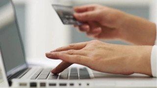 Ελλάδα: Πλαστικό και ψηφιακό χρήμα ακόμα και σε συναλλαγές κάτω των 2 ευρώ