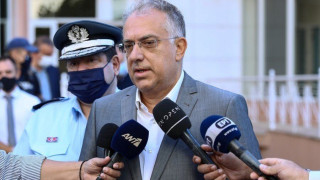 Θεοδωρικάκος: «Όσοι σύνδεσμοι λειτουργούν παρανόμως θα κλείνουν»