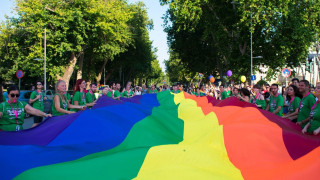 Σε εξέλιξη η «πορεία περηφάνειας» του 9ου Thessaloniki Pride