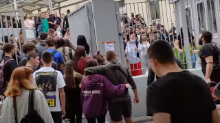 Θεσσαλονίκη: Άγρια επεισόδια έξω από το ΕΠΑΛ στη Σταυρούπολη