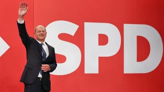 Γερμανικές εκλογές: Οριακή νίκη με 1,6% για το SPD του Όλαφ Σολτς