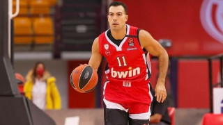 Κώστας Σλούκας – Η πρώτη φωτογραφία με τη νεογέννητη κόρη του