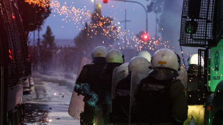 Θεσσαλονίκη: Σοβαρά επεισόδια και μολότοφ έξω από το τουρκικό προξενείο